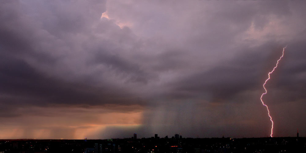 storm moving over city